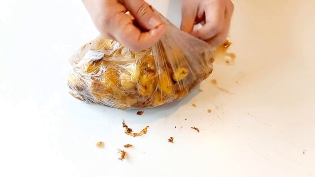 Как быстро очистить мелкий картофель / How to peel small potatoes quickly