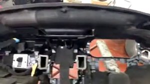 Антискрип материал Маделин используем на стыках торпеды, приборной панели, бардачке, воздуховодах