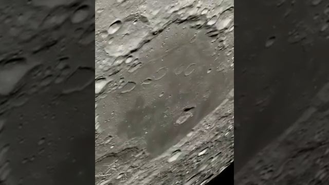 Поверхность нашего спутника - Луны смотреть онлайн