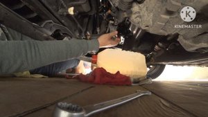 Замена масла на  Mazda 2 DE  своими руками без домкрата СРОЧНО 28.09.2023