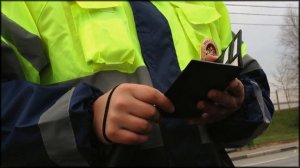 Мошенник в форме "ДПС" около Рублевки разводит водителей!
