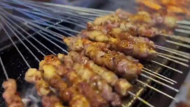 Амурчан «соблазняют» маленькими китайскими шашлычками, видео: @chaina_heihe смотреть онлайн