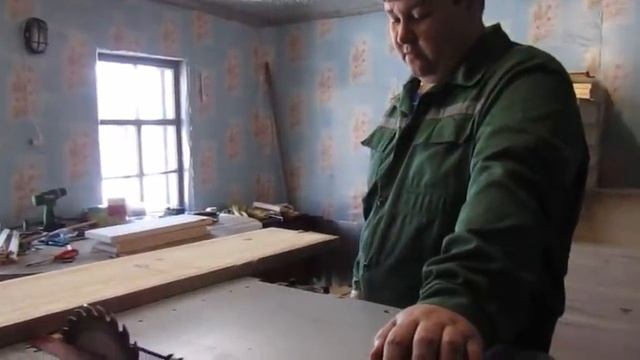 Небольшой обзор станка деревообрабатывающего "Мастер-универсал" в пасечной мастерской.