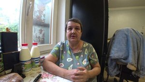 У нас хорошие и не очень, новости. И нас это коснулось. Пицца - пирог с колбасой и сыром.