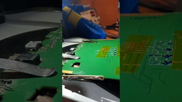 Планшет не заряжается.Замена гнезда зарядки micro usb смотреть онлайн