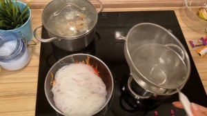 Салатик из фунчозы с морепродуктами. Супер вкусно!