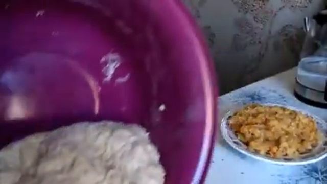 Тесто на пирожки за 15 минут, начинка любая, жарить на сковороде. Рецепт моей мамы.