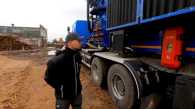 Супер измельчитель древесины в щепу. Как устроена рубительная машина на новом МАЗе смотреть онлайн