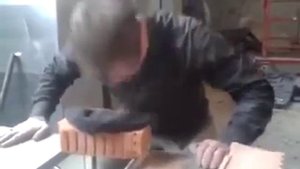 Ломает головой кирпич за ВДВ!!!