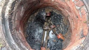 Соседи повредили трубу.