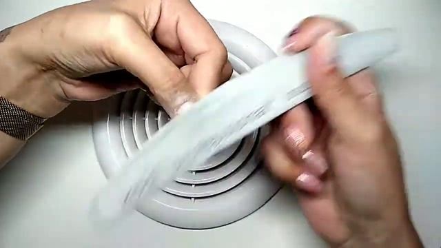 Маникюр левой и правой рукой - легко!!! смотреть онлайн