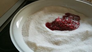 Варенье из ягод лимонника китайского