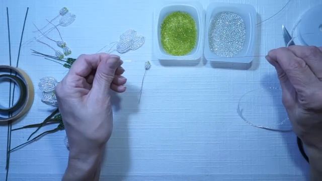 Пасхальная композиция с вербой и подснежниками из бисера.
