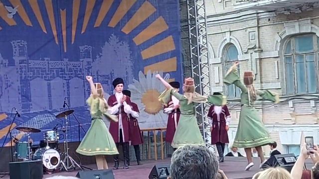 8 июля. В Кисловодске с душой отметили праздник семьи, любви и верности. смотреть онлайн