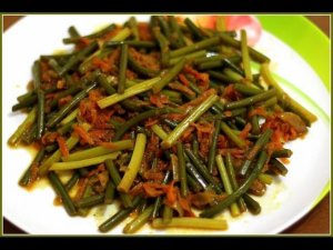 Чесночные стрелки по корейски.