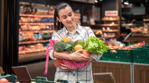 Пенсионерам Белоярского района принесли гастрономические подарки