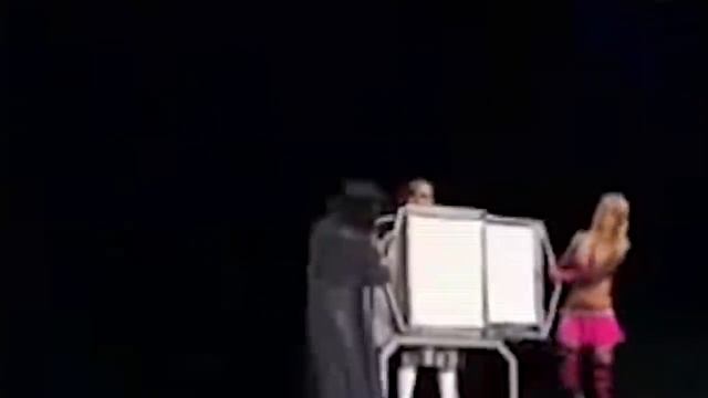 Дахшат! ФОКУСЧИ ХАММАНИНГ ОЛДИДА ШАРМАНДА БУЛДИ смотреть онлайн