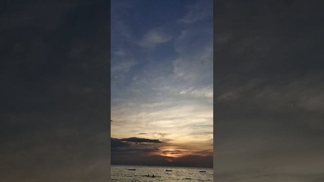 просто набережная, берег, небо, закат и летун