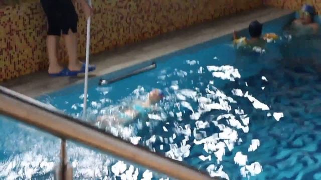 Бассейн. Арине 6 лет. Занятие смотреть онлайн