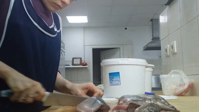 Солёная селёдка с глистами? смотреть онлайн