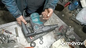 Makita HR3000C не держит бур. Сравниваю с HR3001C