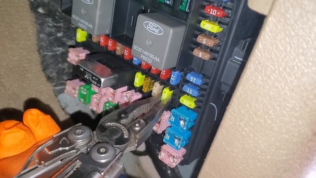 2007 F150 Power Outlet Fuse, Cigarette Lighter Fuse Location смотреть онлайн