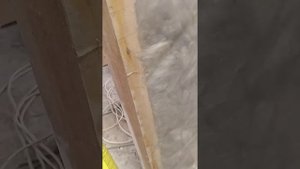 чем приклеить пароизоляцию к деревянным стойкам в каркасном доме