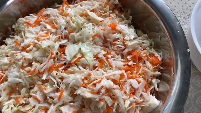 Готовлю очень вкусную квашеную капусту быстрым способом смотреть онлайн