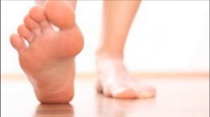 О каких опасных болезнях свидетельствует жжение в стопах