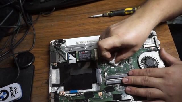 чистка ноутбука MSI S 12 смотреть онлайн