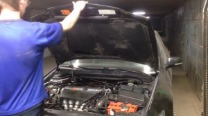 Упор капота Honda Accord