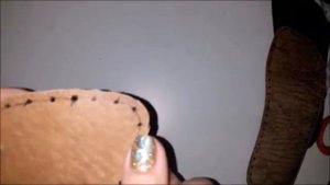 Подготовка подошвы к обвязке. Обвязка  стелек для вязаных тапочек..mp4