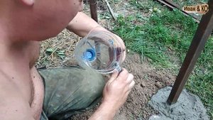 Опалубка с пластиковых бутылок. Заливка металлических столбов.