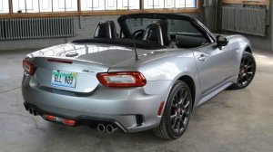 Fiat 124 Spider vs Mazda MX 5