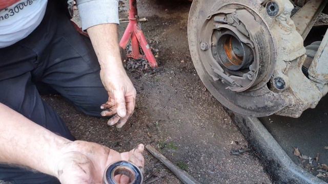 Mitsubishi 3000gt / GTO Rear Wheel Hub Replacement 4WD смотреть онлайн