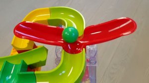 Satisfying building blocks Marble run with swings, a sound slide and funnels