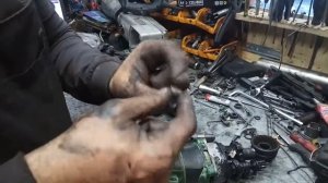 Лопнул уловитель бойка Хитачи DH26PC не держит бур.