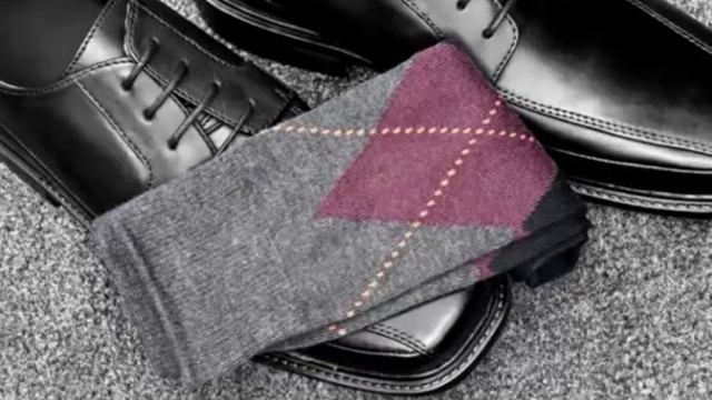 Какие Носки лучше носить Осенью, а какие — Зимой? смотреть онлайн