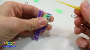 Фигурки овощей и фруктов из резинок Loom Bands Брелок Груша на рогатке