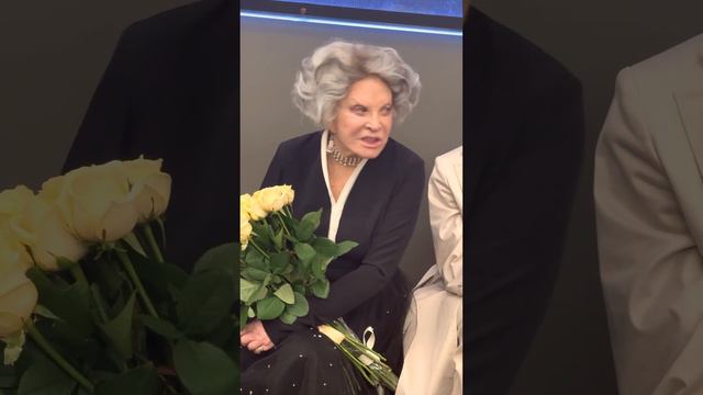 Людмила Максакова (82 года) рассказывает о подготовке к спектаклю «Королева-мать», 24 мая 2023 смотреть онлайн