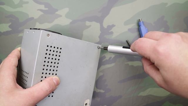 WOWSTICK 1S аккумуляторная отвертка для ремонта телефонов и ноутбуков смотреть онлайн