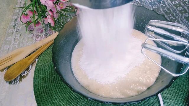Медовые коржи без раскатки. Самый удачный рецепт медовых коржей.