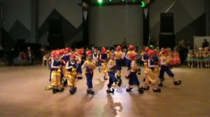 Танцы в кругу - танец "Гномики"