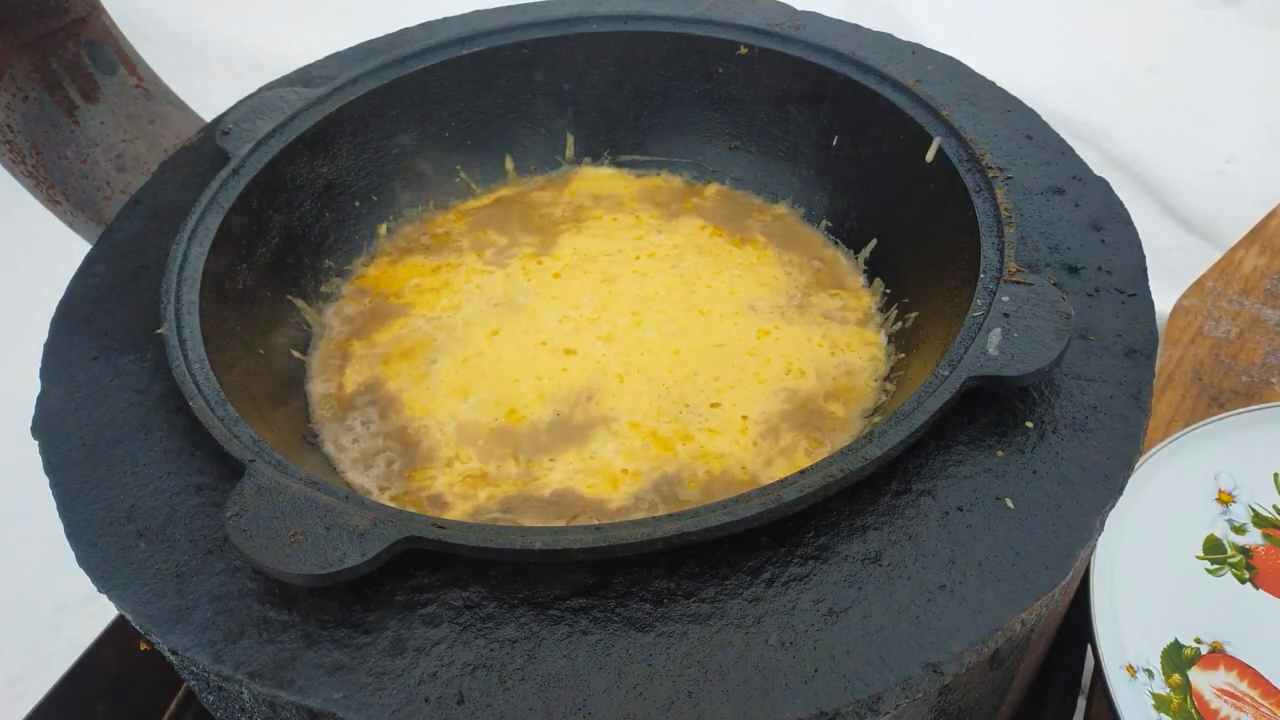 Жульен с картофелем в казане на костре!!!! смотреть онлайн