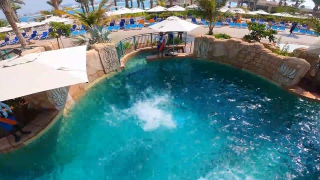 INSANE Immortal Falls at Aquaventure Waterpark Dubai смотреть онлайн