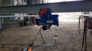 Мостовая опорная кран-балка.  Подъемник.