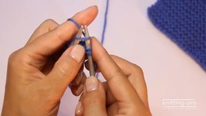 Вязание лицевой петли за переднюю стенку (верхнюю дольку)