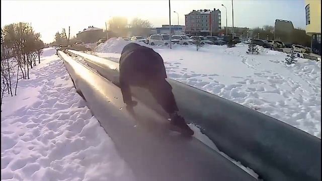 [пацан сломал спину] делам сальто,паркур смотреть онлайн