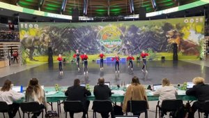 Клуб чирлидинга Фортуна. Чир фристайл пом малая группа (юноши, девушки)