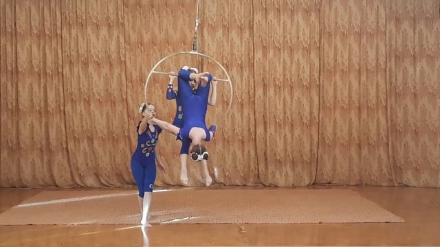 Цирковая студия "Мечта" Воздушная гимнастика "Трио на воздушном кольце"